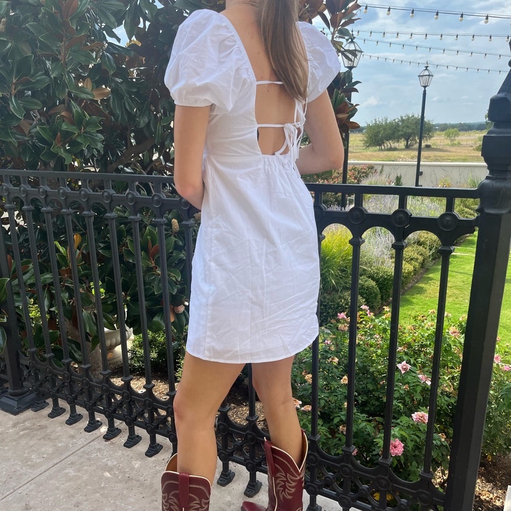 Tie open back puff sleeve dress